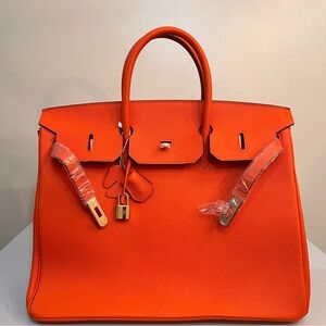 $FLAW$ 40cm Classic Leather Handbag with Gold Details